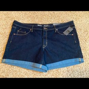 Mossimo Mid Rise Midi dark denim shorts SIZE 18 NWT
